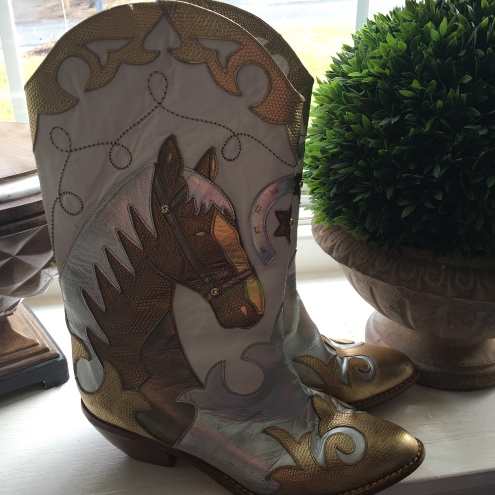 SUPER cute cowboy boots!!!